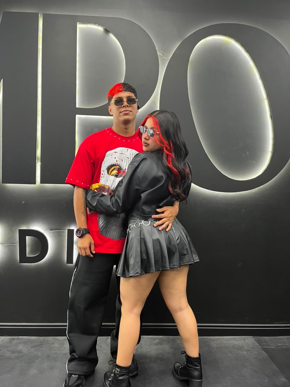 Alex King junto a AYDI Music durante las grabaciones en ATEMPO.